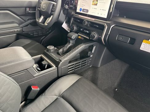 New 2025 Toyota 4Runner TRD Off-Road Premium image 18