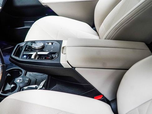 Used 2023 BMW iX xDrive50 image 21