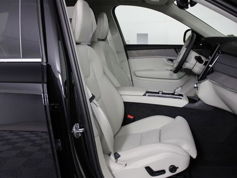 New 2026 Volvo XC90 T8 Ultra w/ Protection Package Premier image 10