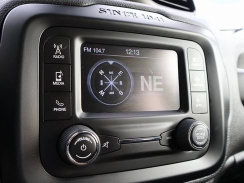 Used 2016 Jeep Renegade Latitude image 35