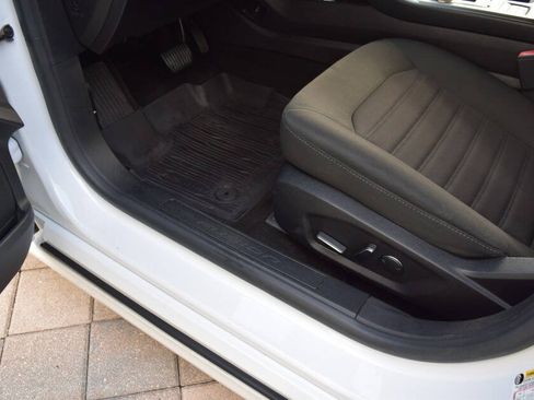 Used 2020 Ford Fusion SE FWD image 40