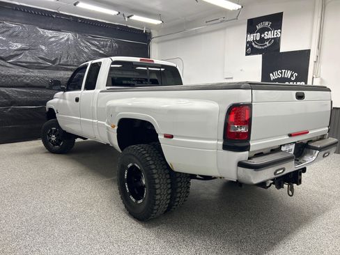 Used 2001 Dodge Ram 3500 Truck SLT image 4