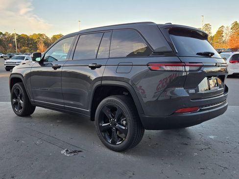 New 2025 Jeep Grand Cherokee Altitude image 5