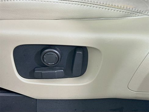 Used 2020 Land Rover Discovery Landmark image 22