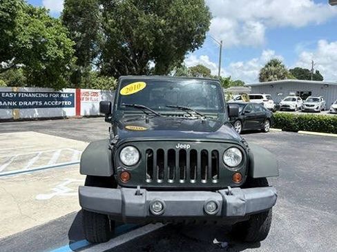 Used 2010 Jeep Wrangler Unlimited Rubicon AWD/4WD image 8