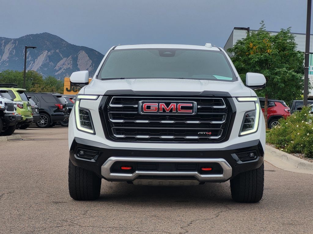 Used 2025 GMC Yukon XL AT4 w/ AT4 Premium Plus Package AWD/4WD image 2