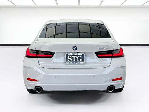 Used 2025 BMW 330i Sedan w/ Convenience Package RWD image 5