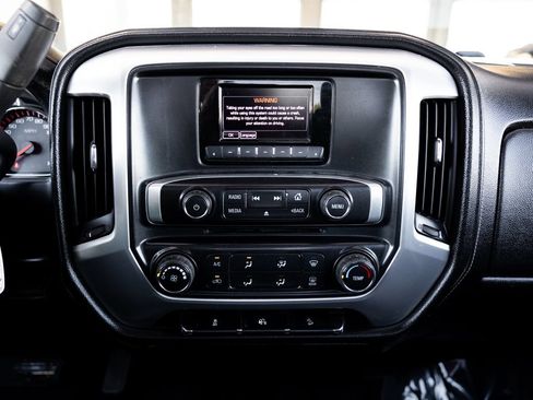 Used 2014 GMC Sierra 1500 SLE w/ Suspension Package, Off-Road RWD image 17