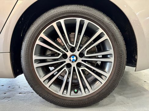 Used 2019 BMW 530i w/ Convenience Package RWD image 47