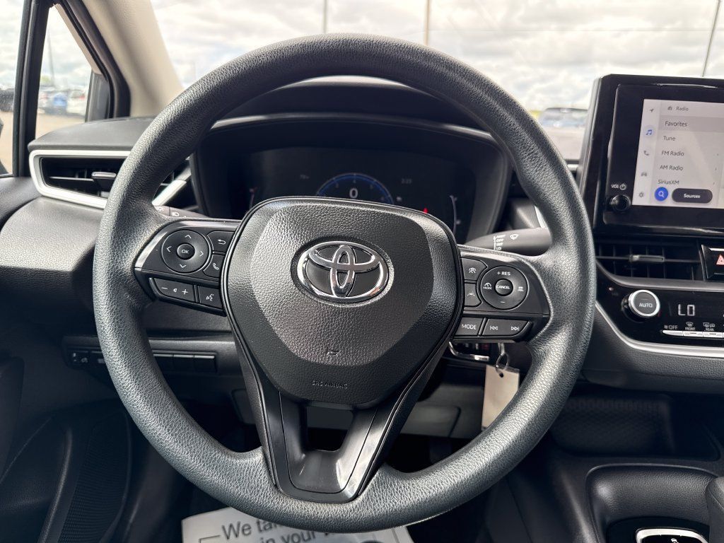 Used 2026 Toyota Corolla LE FWD image 14