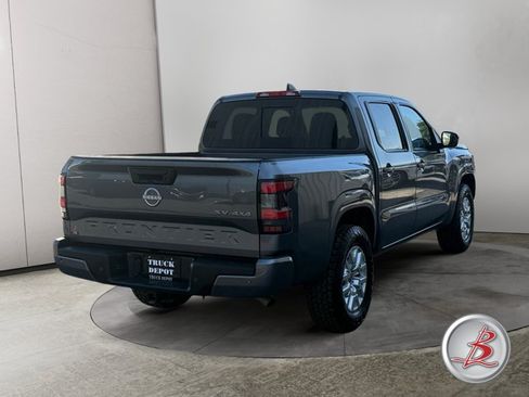 Used 2024 Nissan Frontier SV w/ SV Convenience Package AWD/4WD image 7