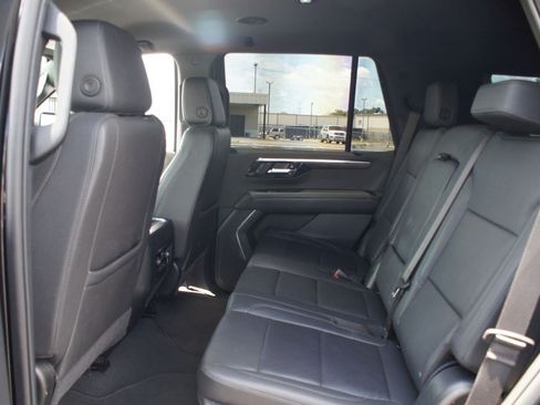 Used 2025 Chevrolet Tahoe LT RWD image 14
