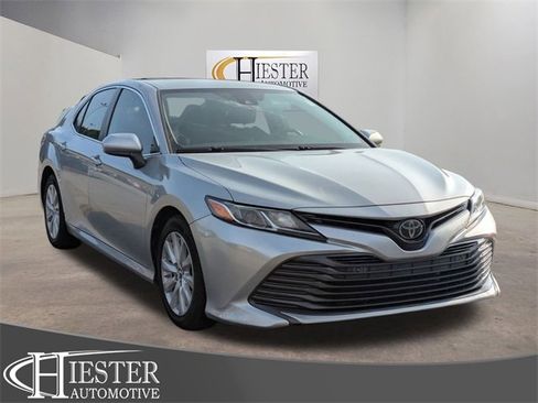 Used 2019 Toyota Camry LE image 1