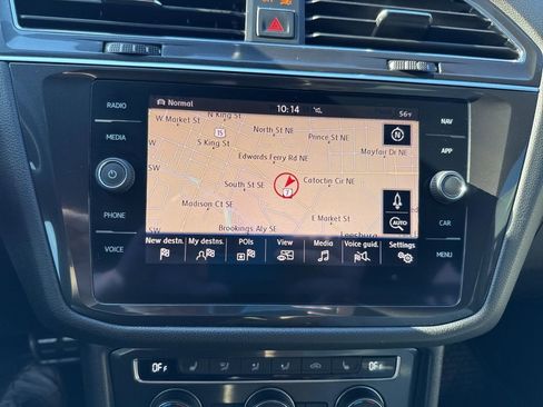 Used 2018 Volkswagen Tiguan SEL image 27