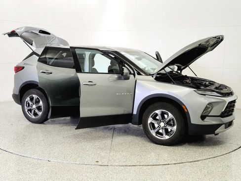 Used 2023 Chevrolet Blazer LT w/ Driver Confidence Package image 9