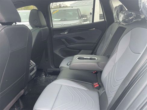 New 2026 Volkswagen Tiguan SE R-Line image 12