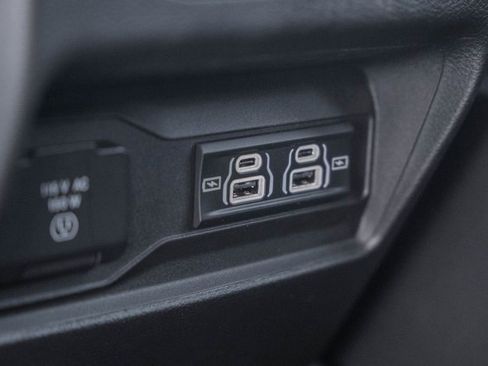 Used 2025 Jeep Grand Cherokee Altitude image 33