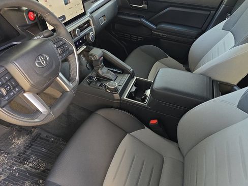 Used 2025 Toyota Tacoma TRD Sport AWD/4WD image 7