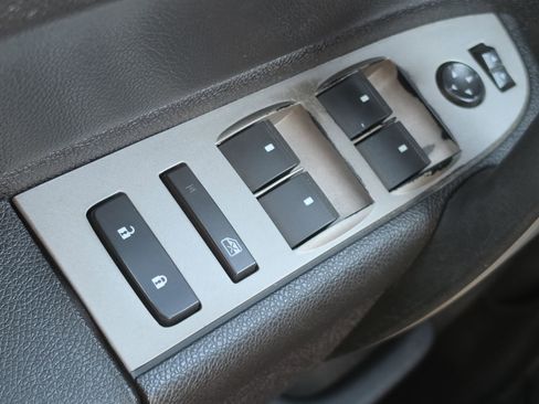 Used 2010 Chevrolet Silverado 1500 LT AWD/4WD image 15