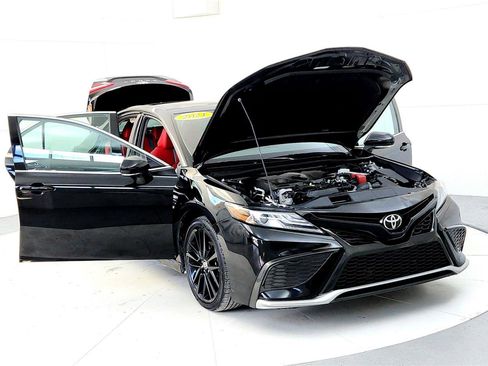 Certified 2021 Toyota Camry XSE image 9