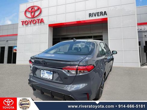 Used 2023 Toyota Corolla SE w/ Carpet Mat Package (TMS) FWD image 6