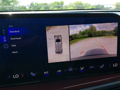 Used 2025 Chevrolet Traverse Z71 w/ Driver Confidence Package image 26