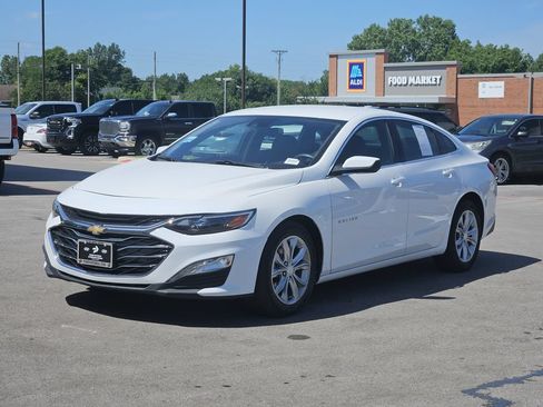 Used 2025 Chevrolet Malibu LT FWD image 2
