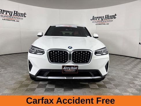 Used 2025 BMW X4 xDrive30i image 3