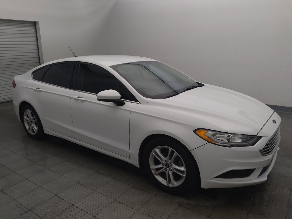 Used 2018 Ford Fusion SE w/ Fusion SE Technology Package FWD image 11
