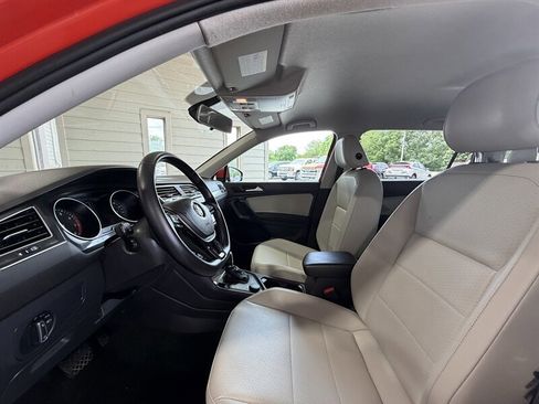 Used 2019 Volkswagen Tiguan SE AWD/4WD image 11