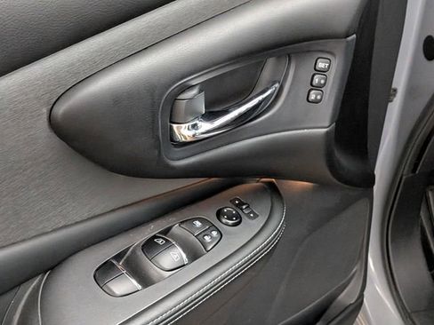 Used 2022 Nissan Murano SL w/ SL Moonroof Package image 14