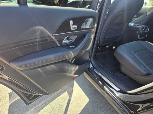 Used 2026 Mercedes-Benz GLS 450 4MATIC image 19