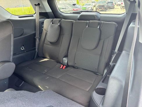 Used 2024 Ford Explorer XLT AWD/4WD image 13