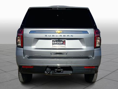 Used 2023 Chevrolet Suburban LT w/ Luxury Package image 5