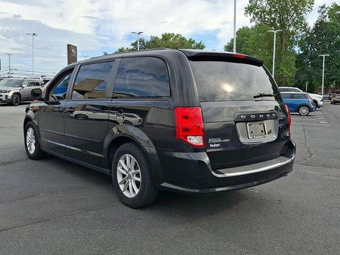 Used 2016 Dodge Grand Caravan SXT FWD image 4