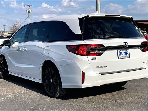 Used 2025 Honda Odyssey Sport-L image 12
