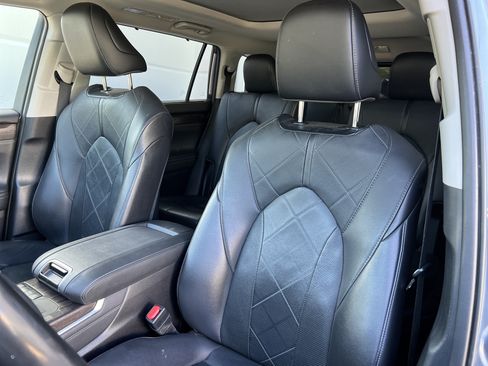 Used 2021 Toyota Highlander Platinum FWD image 16