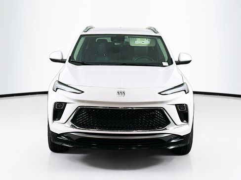 Used 2024 Buick Encore GX Sport Touring image 2