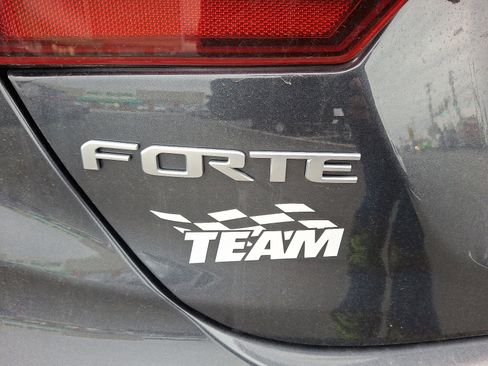 Used 2023 Kia Forte GT-Line image 31