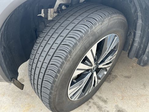 Used 2023 Nissan Rogue SV AWD/4WD image 10