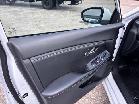 Used 2022 Nissan Sentra SV FWD image 9