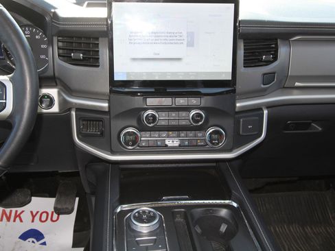 Certified 2022 Ford Expedition Max XLT image 12