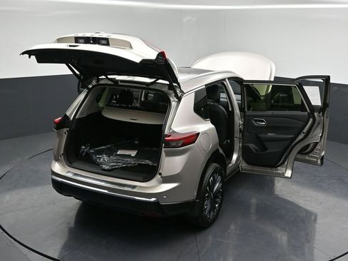 New 2026 Nissan Rogue Platinum w/ Tech Package image 36