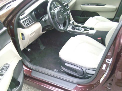 Used 2016 Kia Optima LX image 7