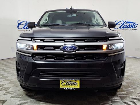 Used 2022 Ford Expedition XLT RWD image 3