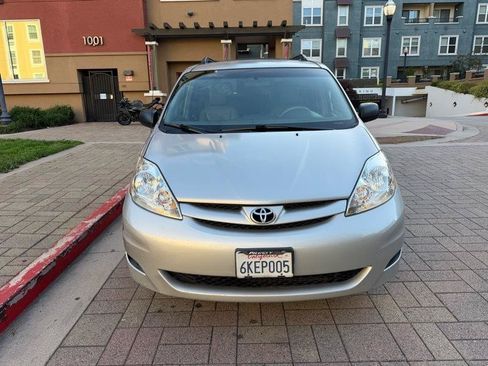 Used 2010 Toyota Sienna LE FWD image 10