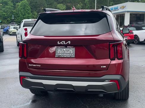 Used 2024 Kia Sorento SX AWD/4WD image 3