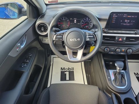 Used 2024 Kia Forte LXS w/ LXS Technology Package FWD image 19