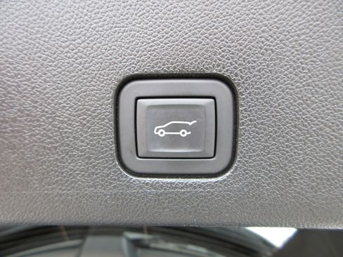 Used 2025 Cadillac XT6 Sport w/ Technology Package image 63