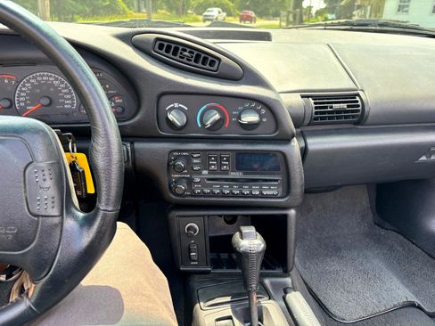 Used 1995 Chevrolet Camaro Z28 image 17